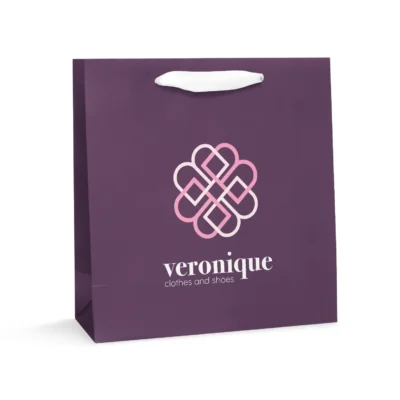 Shoppers in carta elegante per abbigliamento